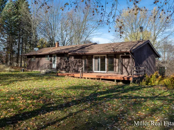 3721 Eckert Rd, Freeport, MI 49325