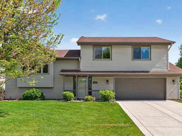 2287 Helmo Ct N, Oakdale, MN 55128
