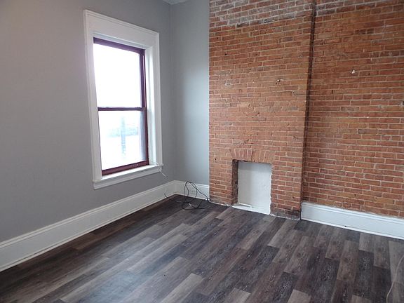 4th image of 267 Elmwood Ave APT A