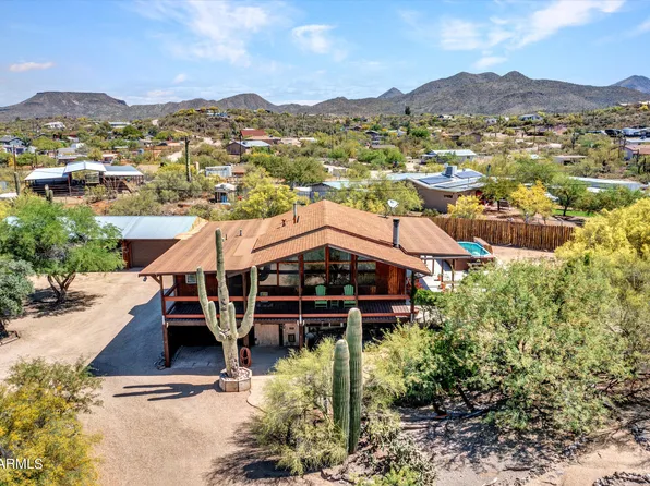 2558 W ROUGHRIDER Road, New River, AZ 85087