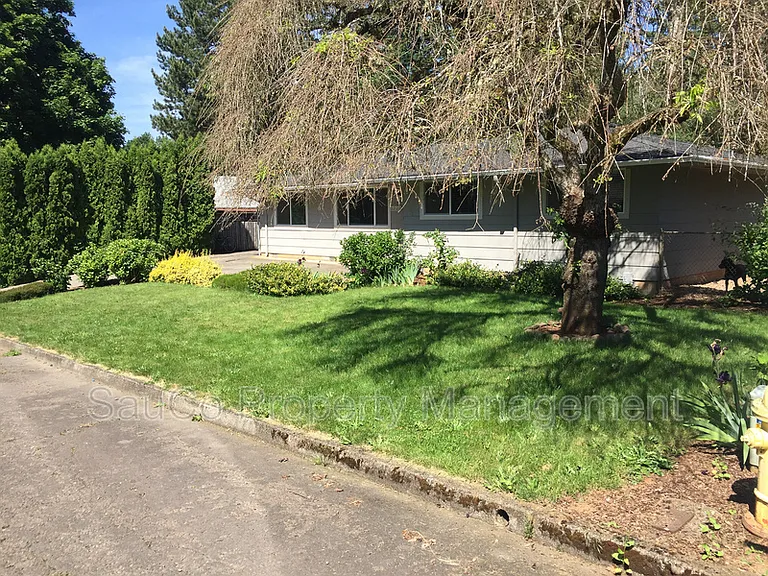 22120 S Leslie Ave — Photo 2