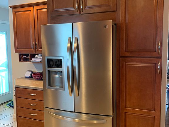 3rd image of 131 Clayton Ave