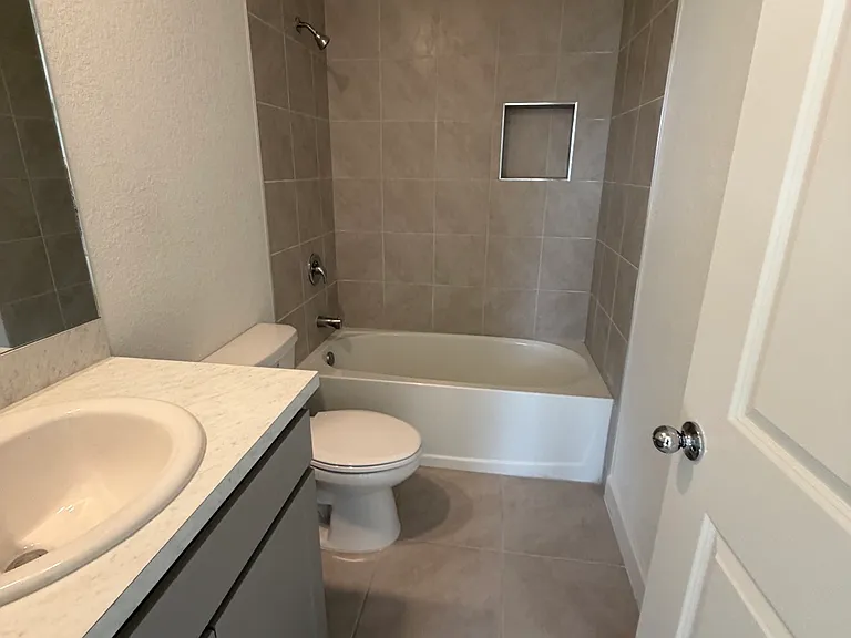 117 NE 3rd Ct — Photo 1