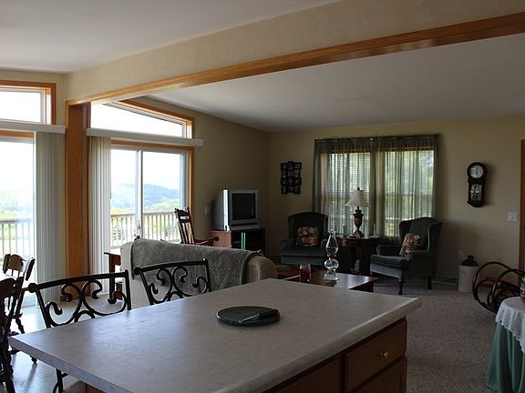 4th image of 172 Miller Ln