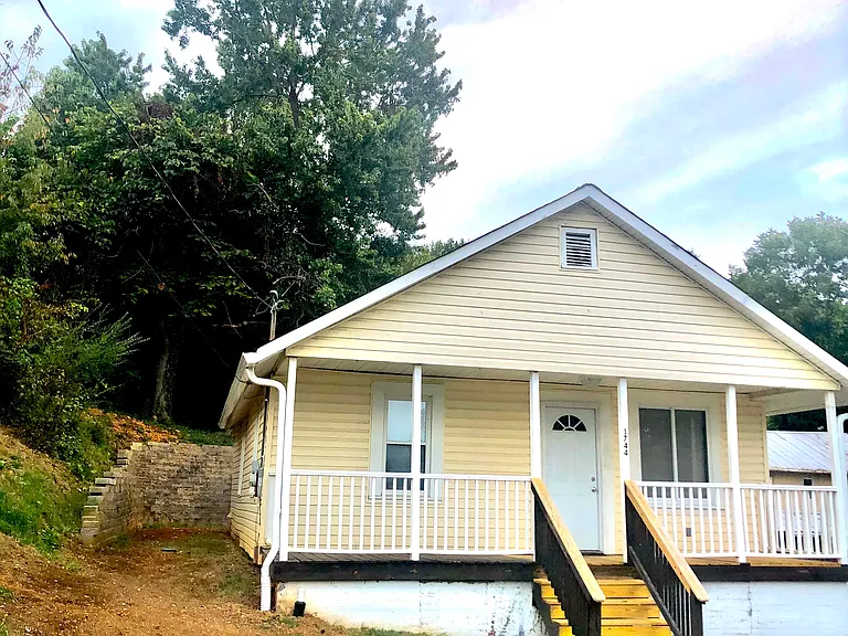1744 McGee St — Photo 2