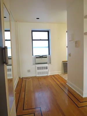 Rented by Waverly Realty Associates | media 6