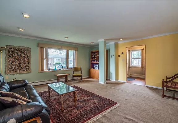 4th image of 69-19 168th St