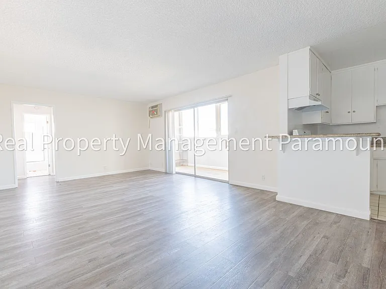 8013 Blackburn Ave #7 — Photo 5