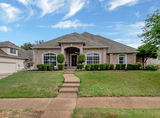 1217 Woodvale Dr, Bedford, TX 76021