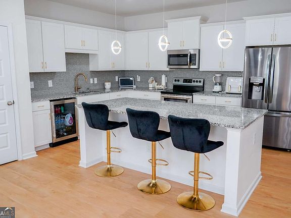 4th image of 2115 Ravencliff Dr