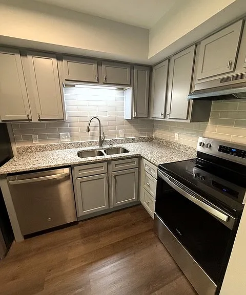 502 Clubhouse Ct — Photo 9