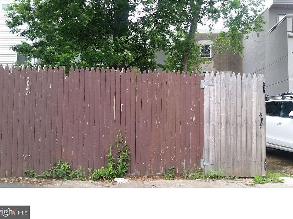 2nd image of 1422 N Orianna St