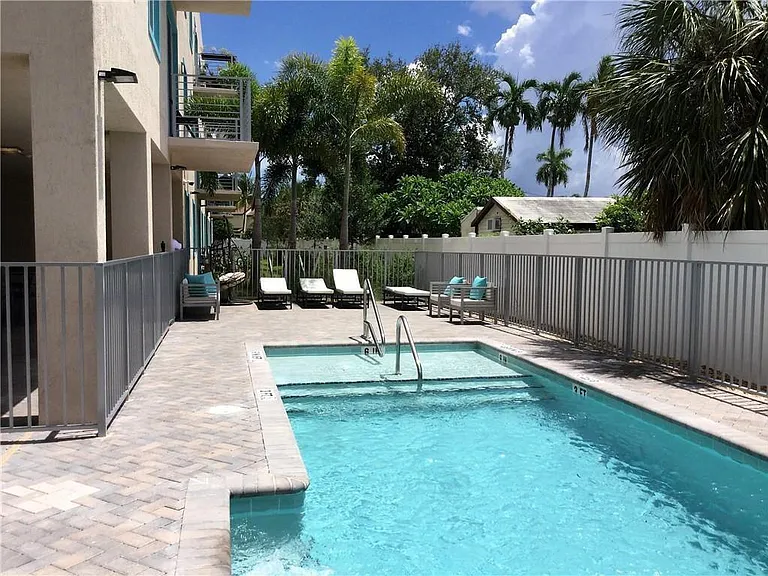 1558 NE 34th Ct #3C — Photo 6