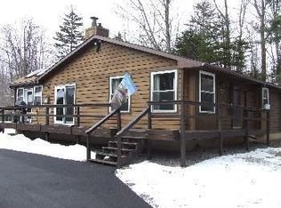 4453 Sylvan Ln, Pocono Summit, PA 18346