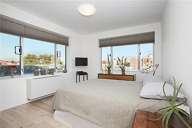 Sold by Space Marketing Shop