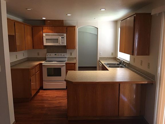 5th image of 16006 NE Noble St