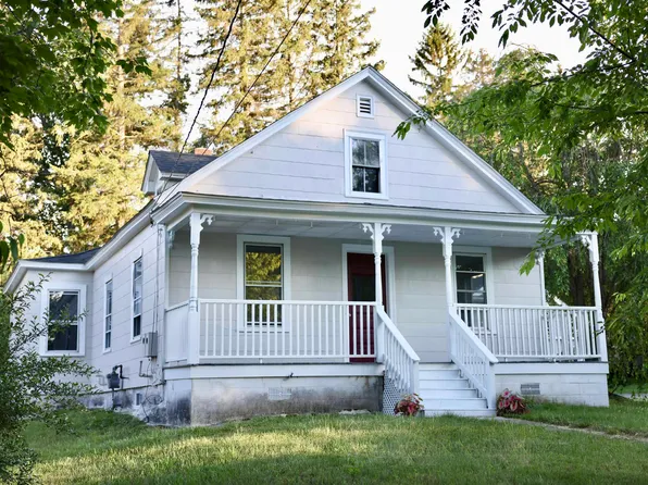 15 Warren Avenue, Goffstown, NH 03045