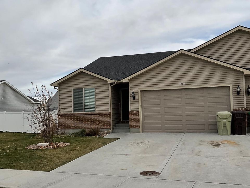 1st image of 3901 E Chalet Dr