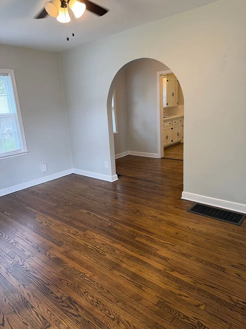 Two bedroom Cottage in East Nashville- Minutes to Coffee & Restaurants — Photo 3