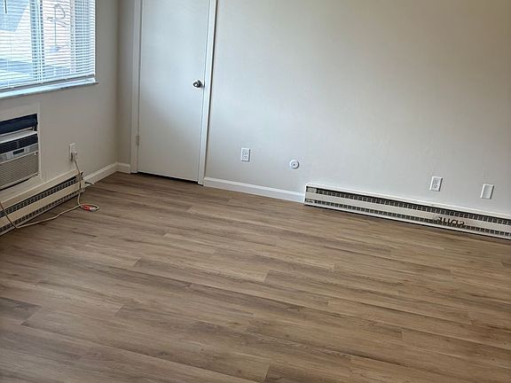 3rd image of 532 W Mulberry St #6