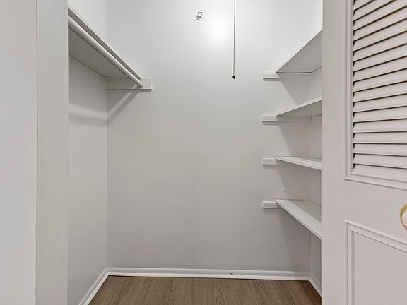 4th image of 1123 N Edmondson Ave #5-204A