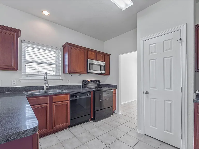 131 Sunset Falls Dr — Photo 14