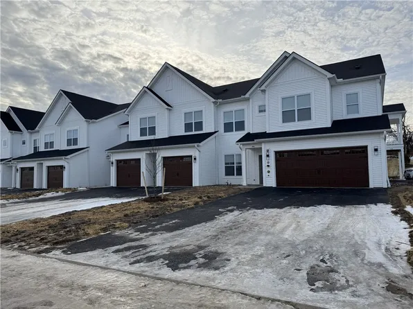 601 Erie Ridge Dr, Henrietta, NY 14467