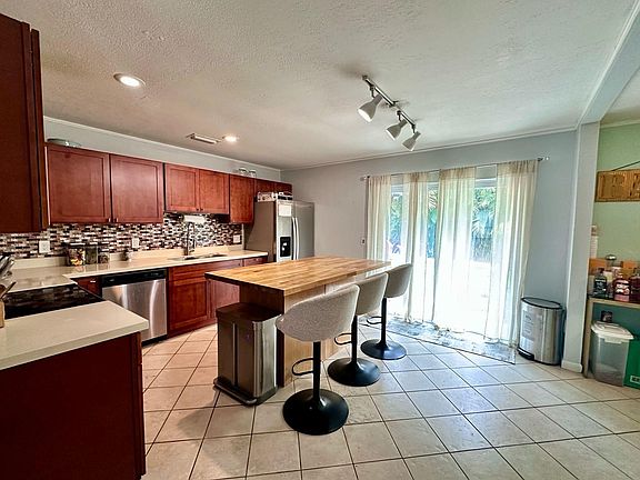 4th image of 3390 Artesian Drive