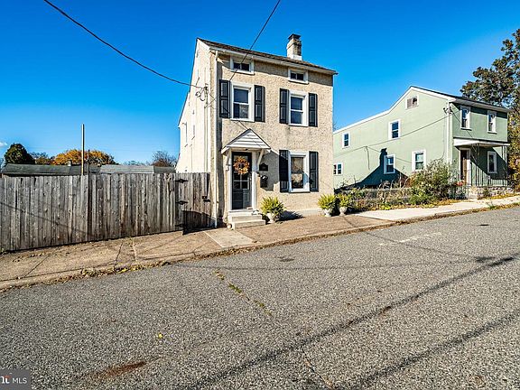 3rd image of 226 Green St