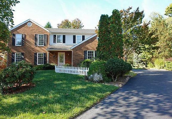 4th image of 177 Forest Cir
