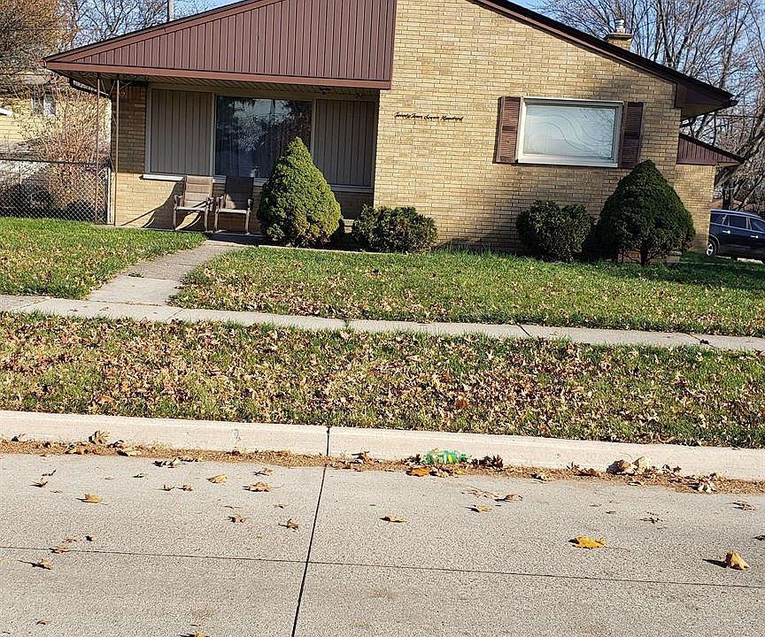 1st image of 24700 Wood St