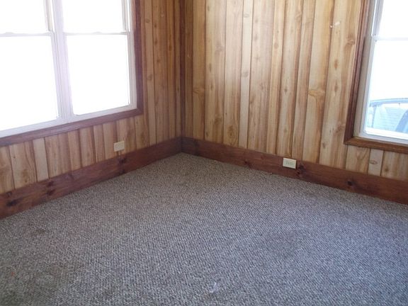 4th image of 203 S Mannering St