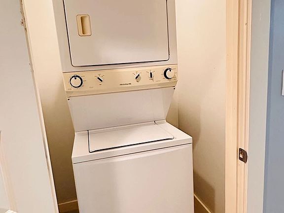 5th image of 1223 Whiteoak Dr APT 1