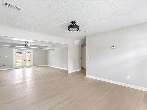 5th image of 712 S Blackwell Street