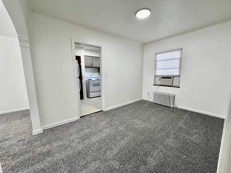 Window unit in dining room is included