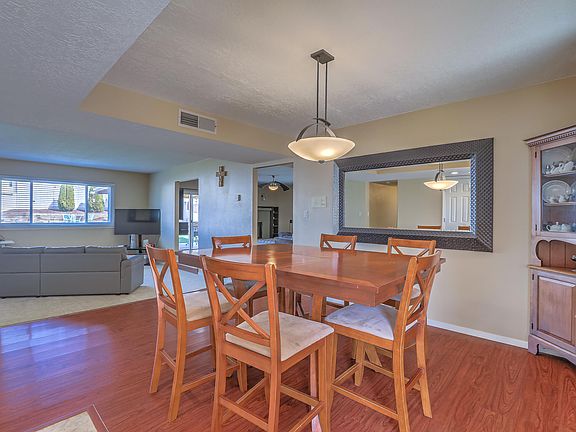 5th image of 11109 Hagen Rd NE