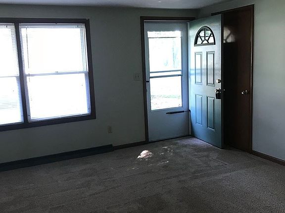 4th image of 4059 Burke Ave