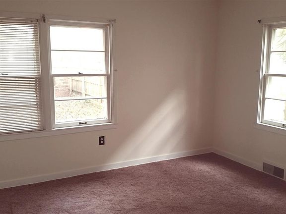 5th image of 709 Blackhawk Blvd