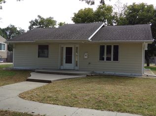 2215 7th St, Columbus, NE 68601