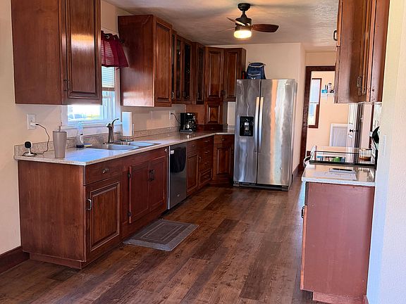 4th image of 1635 2nd St