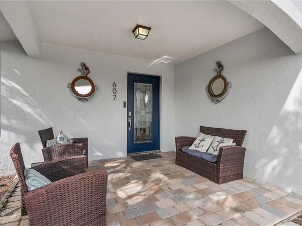 607 102nd AVE N, NAPLES, FL 34108
