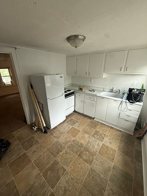 1st image of 301 S Laurel St #1