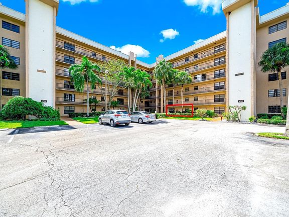4th image of 4700 Lucerne Lakes Boulevard #106