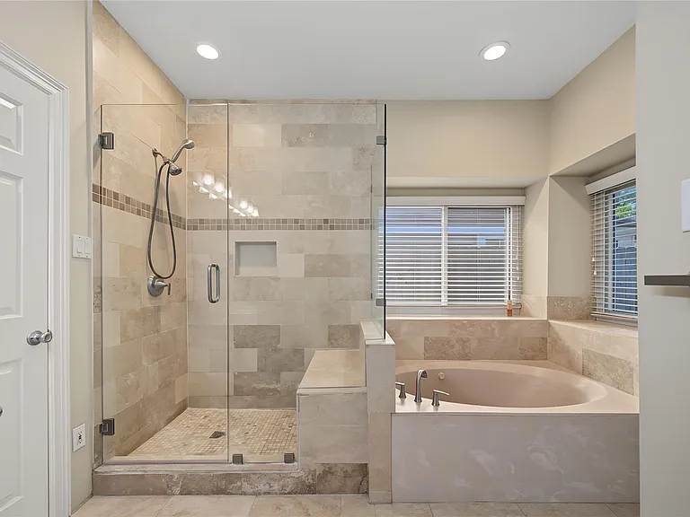 14135 Swallowfield Dr — Photo 17