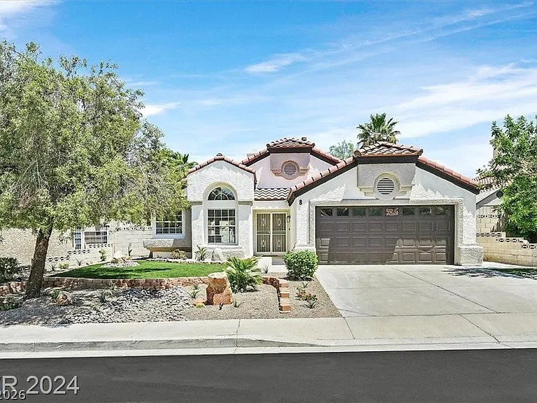 8 Barton Spring Cir — Photo 25