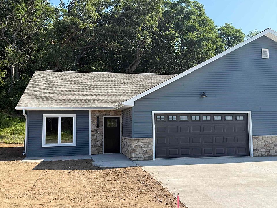 1st image of 1083 Rusalka Cir