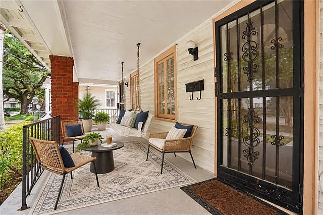 5 bed, 2.0 bath, 2349 sqft, $4,500 — Photo 4
