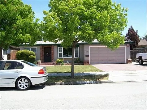 1066 17th Ave photo 1