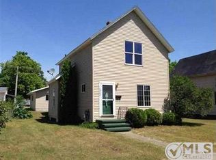 1322 Dakota Ave, Gladstone, MI 49837