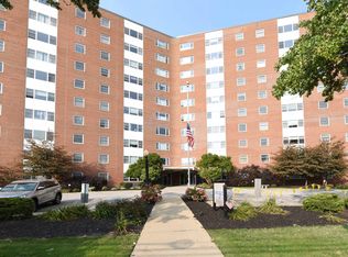 11850 Edgewater Dr APT 820, Lakewood, OH 44107